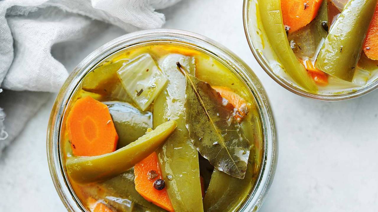 Jalapeños en vinagre (encurtido rápido)